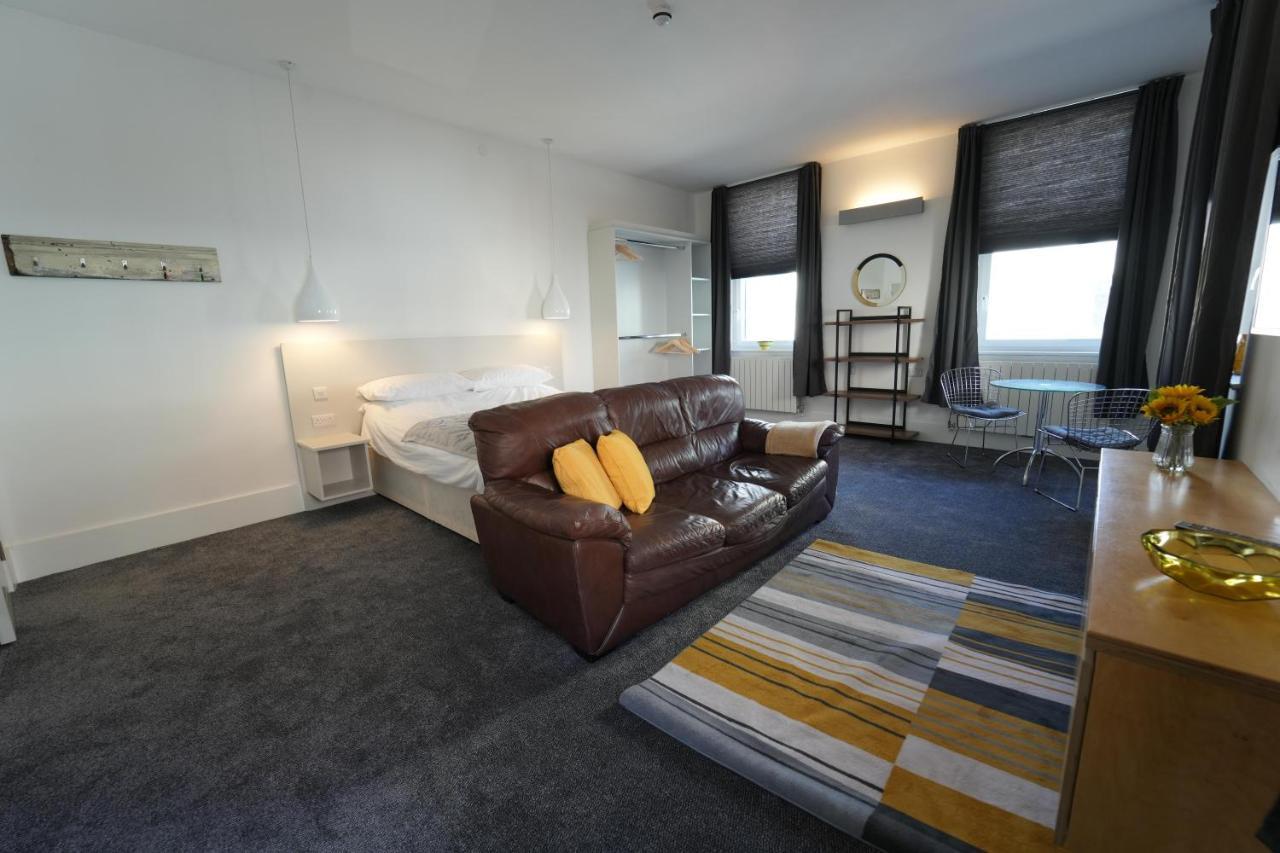 Gorgeous Comfortable Apartment On The High Street Merthyr Tydfil Exteriér fotografie